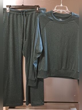 Quince Loungewear Set Top & Cropped Pants Heathered Green Sz LRG Comfort Read